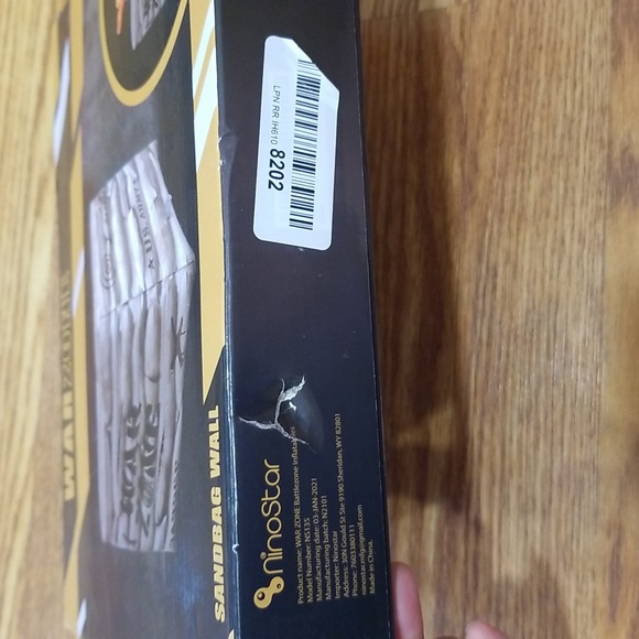 Warzone " sandbag wall - Picture 3 of 5